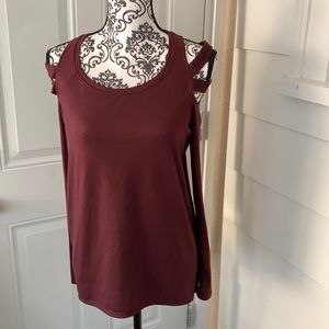 Rock & Republic cold shoulder top